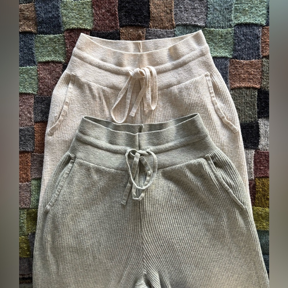 TWO Uniqlo WASHABLE KNIT RIBBED PANTS in Cream and Light Sage - Picture 2 of 13